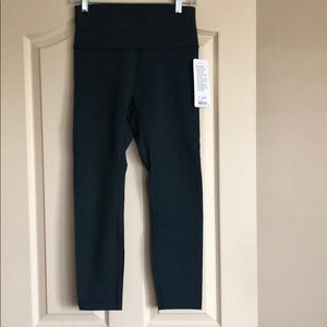 NWT Lululemon Wunder Unders High Times, size 8